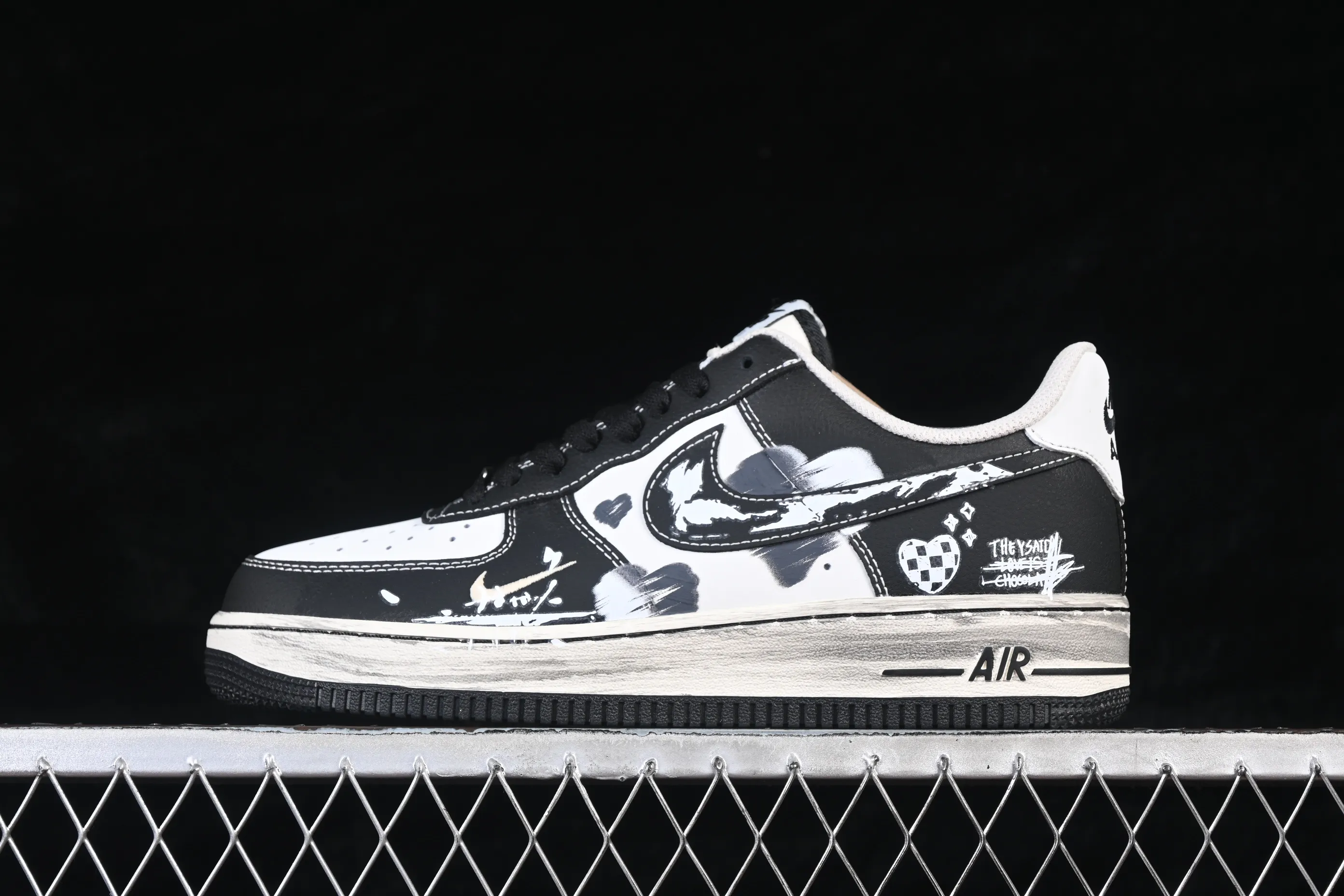 All categories Nk Air Force 1 Air Force series Nk Air Force 1 Low Air Force low-top Nike Air Force 1'07 Low "Graffiti Heartbeat" Hand-painted graffiti Graffiti heartbeat Air Force 1 low-top casual sneakers DB3301-808